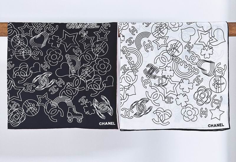 Chanel silk scarf 70X70cm E0600529